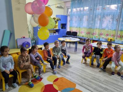 Ателие с гост-художник - ДГ Звънче - Стамболийски